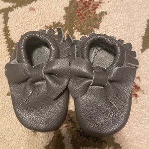 Baby moccasins- gray